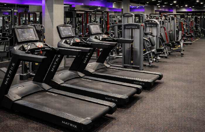 Matrix treadmills and selectorized strength machines at Fitnest Prime.